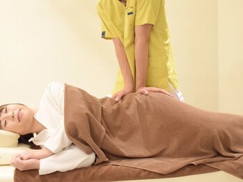 とんとん整骨院 東武練馬店の写真/《国家資格保持者在籍》繰り返す辛い肩コリ/腰痛/体の不調に!柔道整復師/鍼灸師が症状と向き合い根本改善へ