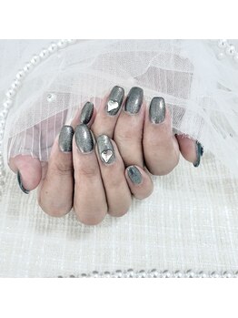 ミニョン(Minyon)/秋ネイル♪BLACKラメ