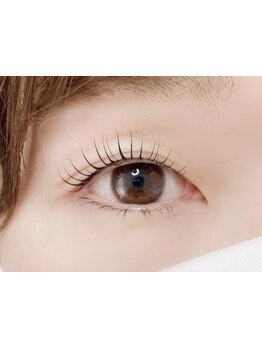 ナチュラル上品な目元にしたい