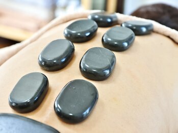 ユルリ(YURURI)/置き石ぽかぽか アップ写真