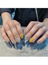 リッシュ(RICHE)/お洒落な春色ネイル