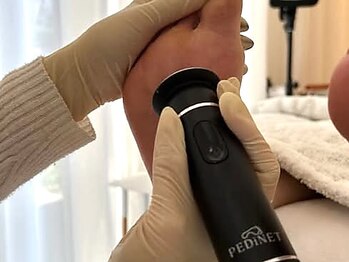 ベティ(Betty)の写真/三重県希少!PEDiNETの足裏角質ケアで、感動のつるふわ仕上がり★かかと美人でサンダルも映える足元へ◇