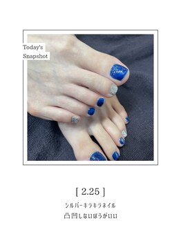 シンプルキラキラネイル