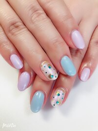 パステルカラーでシンプルネイル