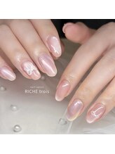 リッシュ トロワ(RICHE trois)/オーロラマグネットネイル
