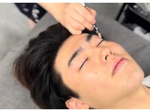 MEN’S FLEX 南森町 メンズ眉毛・脱毛・エステ専門店の雰囲気(眉毛のプロが骨格・顔型に合わせて丁寧にデザインいたします!)