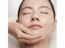 ツヤ・ハリ・フェイスラインに特化した本格フェイシャル