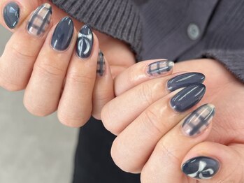 ニンニ(ninni)/大人チェックネイル