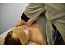 ミチカケ トリムリターン那覇市店/お顔のたるみに関係するデコルテ