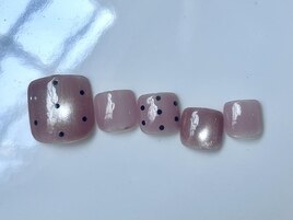 ピンクドットフットネイル