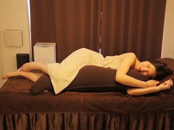 ミレーヌ(MYLENE)/妊婦様はシムスの体位で施術