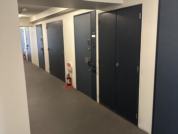 ドシル(DOCILE)/エレベーターを降りたら