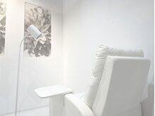 サロン ダブルアール バイ ラウレア(salon WR by laulea)の雰囲気（フットネイルはソファーでゆったりドリンクを飲みながら♪）