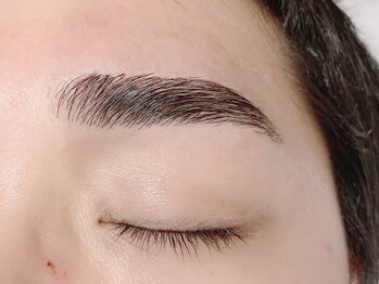 コム 草加マルイ店(com by neolive)/SNSで話題ハリウッドアイブロウ