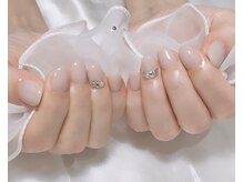 ミルキーココ(milky Coco)/馴染みホワイトの大人ネイル