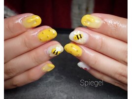 ハチさんネイル♪