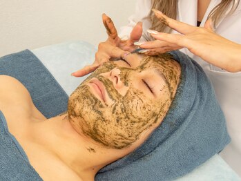シチ ネイル(shichi nail)の写真/加齢からくるお悩みに◎ホウレイ線・たるみ改善には、REVI陶肌トリートメント★