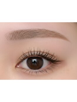 ナチュラル上品な目元にしたい