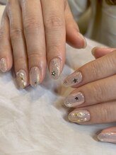 クレイン(Crane)/星がきらめく大人の冬ネイル！