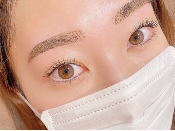 シオン(Cion)の写真/トリートメント成分をしっかりとまつ毛に入れながらかけるダメージレスなパーマ《デザインまつ毛パーマ》
