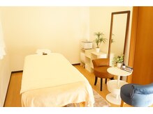 コンフォータブル(comfortable)の雰囲気（石の温熱と遠赤外線効果で足のはり・むくみ解消！）