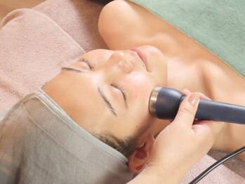 スリアン(souriant)の写真/女性はずっとキレイで若々しくありたいと思っています！超音波フェイシャルでお悩みを改善しませんか？