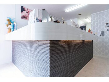 クレビア(CREBIA)/【シミ・シミケア専門店】沖縄県