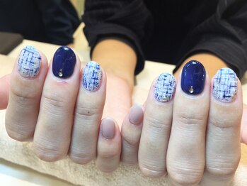 ネイルズ ララ(nails Lala)/人気のツイードネイル。