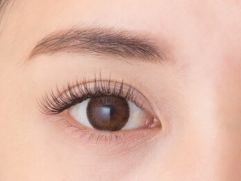 キュアバイアニーアンドジーノ(Qa by Annie&Gino)の写真/【新技法★LEDまつエク導入サロン】施術する側も驚く持続力と速乾性!お目元の様々なお悩みに幅広く対応可♪