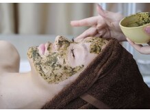 カルナ(CARNA)/肌質似合わせハーブピーリング