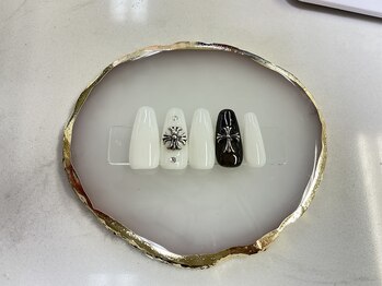 クイーンズネイル(Queeens nail)/十字架ネイル