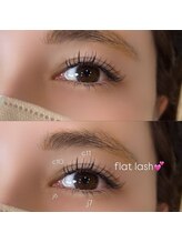 アンムートルーナ(Anmut Luna)/flat lash 上下