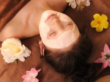 お肌も綺麗になる整肌＆パック付きの小顔マッサージもオススメ♪本格美肌ケアにもってこい。