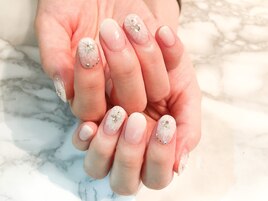 【ハンド】白フラワー×ビジュー