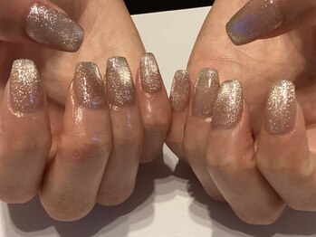 グランツ(granz)の写真/マグネットネイルが大人気 ★