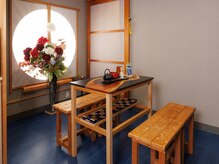 しをりや 霧の座の雰囲気（カフェスペースで地産地消のドリンクやお手軽アイスをご用意　）