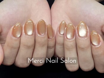 メルシー(Merci)/人気水光マグネットネイル