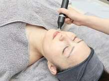 【お肌の深部まで浸透！】アクアダーマ美容液導入