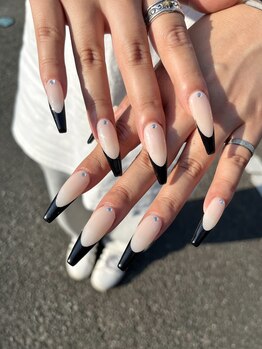 ロータスネイル(Lotus Nail)/黒フレンチ