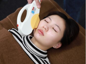 レン(Ren)/光フェイシャル〈小顔/シワ〉