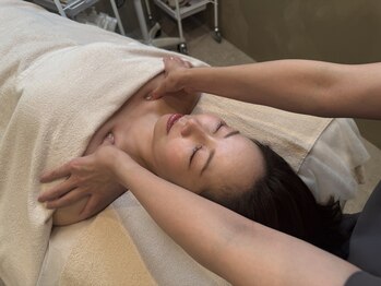 エイティ(Atey)の写真/むくみ/たるみが気になる方は【小顔むくみコース/たるみケアコース】がオススメ◎顔周りの筋肉をほぐす★