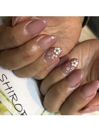 ワンポイントでお花ネイル