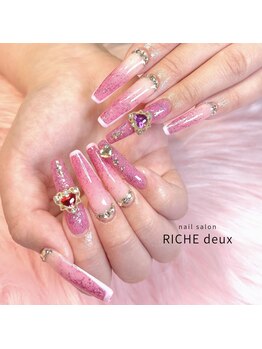 リッシュ ドゥ(RICHE deux)/スタッフさきネイル