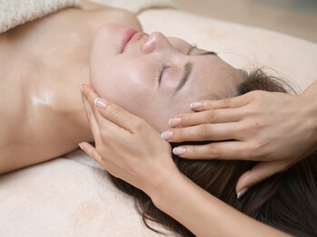 ラズ(Luz)の写真/お顔のコリをほぐし、滞ったリンパを流し、老廃物の排出を促進！浮腫み/小顔/美白/リフトアップに効果的◎