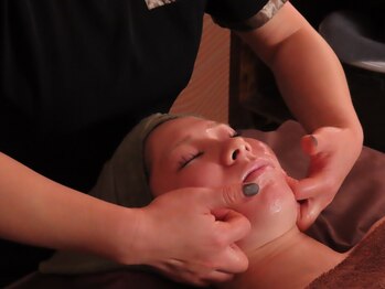 健香癒(けんこうゆ)の写真/《結果重視の方にオススメ!》本格韓国コルギ×ハーブピーリングで引き締まったシャープな小顔に☆