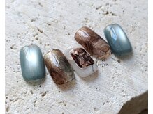 フローフェン(Floofen)/