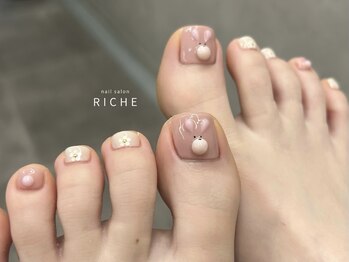 リッシュ(RICHE)/ぷっくりうさぎのフットネイル