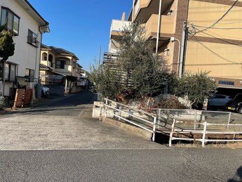 ヨサパーク メリー(YOSA PARK merry)/建物左側の道を入ります