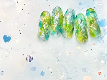 ネイルサロン&スクール ジーナ(GINA)/鮮やかグリーン×ラメ