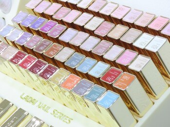 ニーシーネイル サンシャインシティ池袋(NICY NAIL)の写真/平日17時までの特別キャンペーンあり◎3980円のワンカラーメニューから理想の指先をお楽みいただけます♪